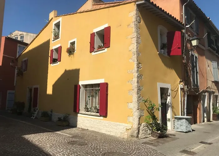 A La Venise Provencale