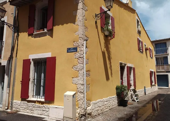 A La Venise Provencale